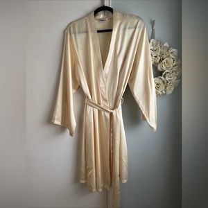 Vintage Jones New York Light Yellow/Pink Binding Satin Bathrobe Size 1X READ